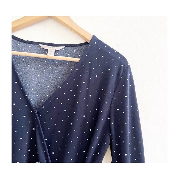 Banana Republic Polka Dot Wrap Peplum Blouse Jersey Stretch Size Medium Navy - Picture 9 of 10